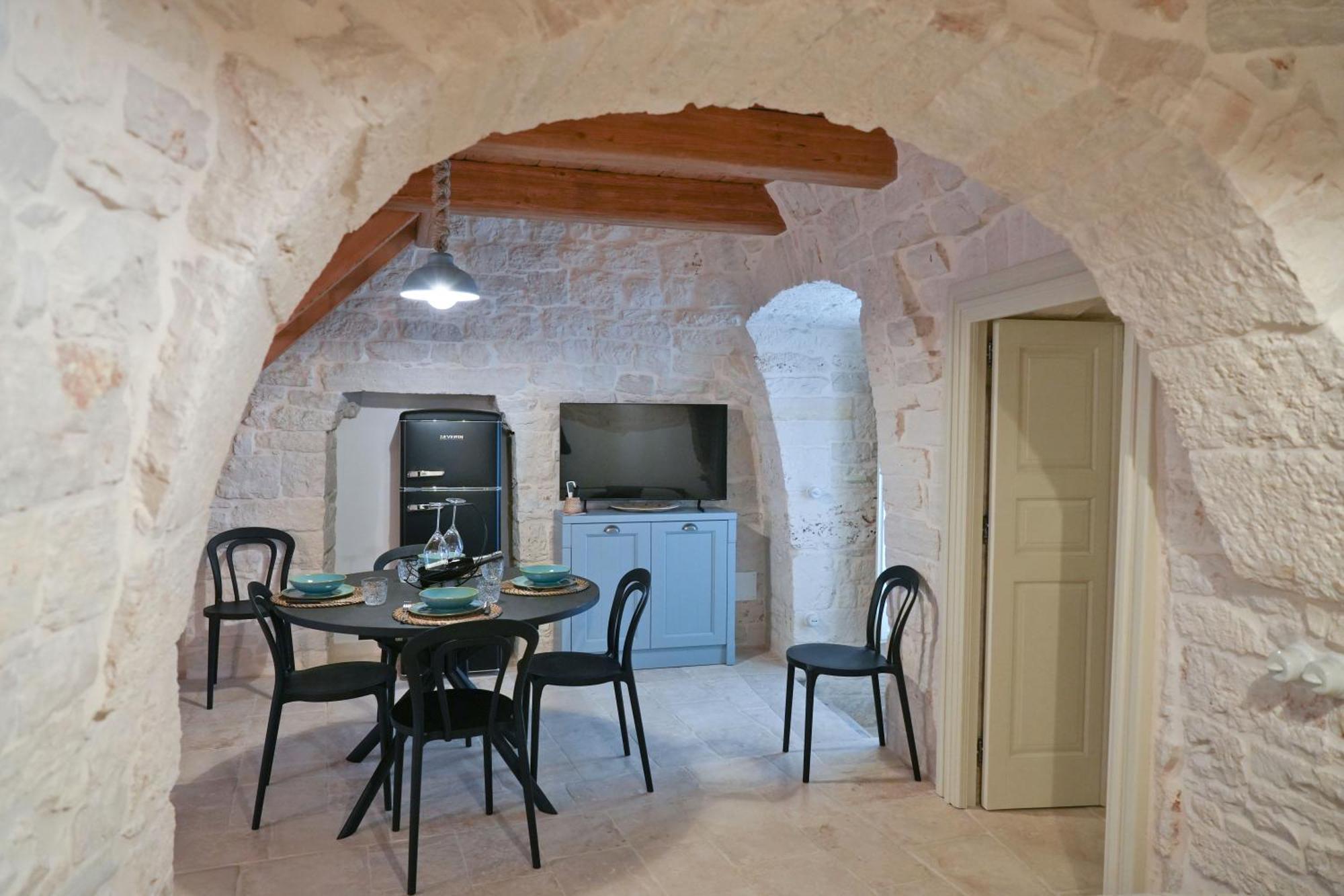 Вилла Trulli Occhi Di Pietra Historical Experience Альберобелло Экстерьер фото